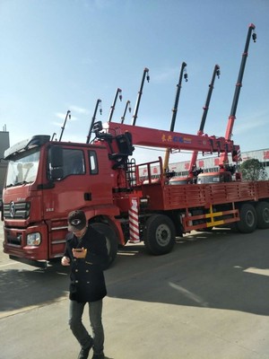 隨州陜汽德龍前四后八隨車吊 包上戶、可按揭的工程運(yùn)輸利器