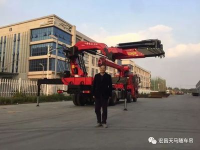 新宏昌重工集團(tuán)創(chuàng)始人親赴揚(yáng)州工廠，為隨車吊新品展前助陣